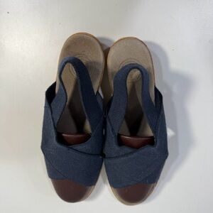 CHARLESTON SHOE CO. Navy and Brown Women's Sandals